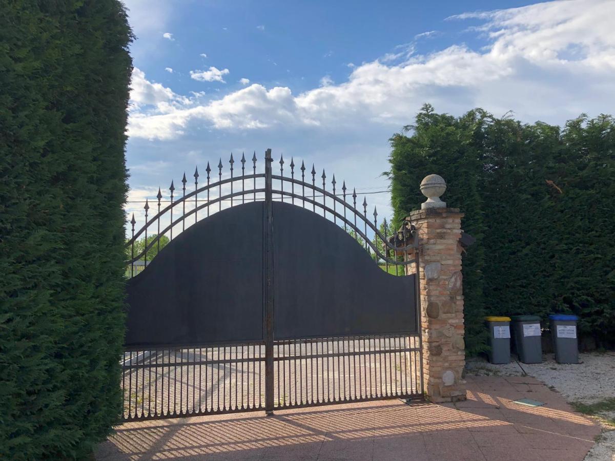 Garda Family House Ξενοδοχείο Ντεζεντσάνο ντελ Γκάρντα Εξωτερικό φωτογραφία